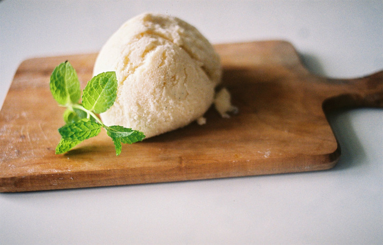 Creamy Vanilla Coconut Ice Cream