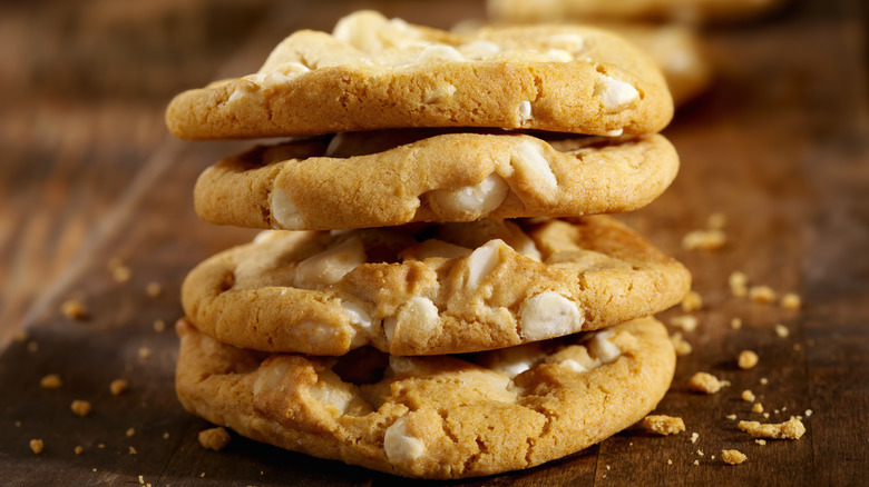 White chocolate macadamia cookies