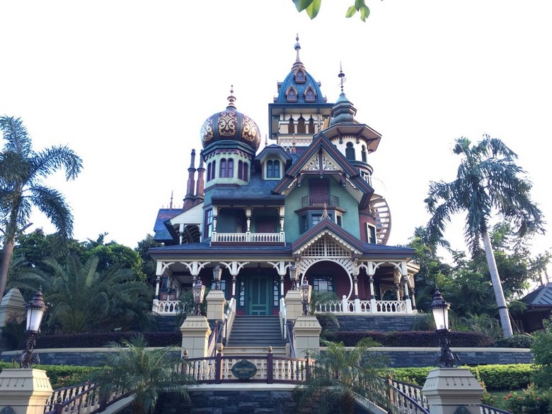 Mystic Manor — Hong Kong Disneyland