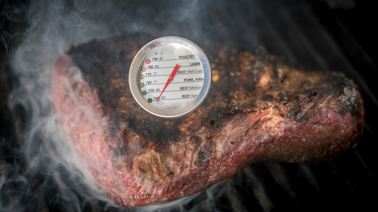 thermometer in smoking meat