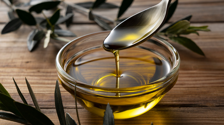 olive oil in bowl