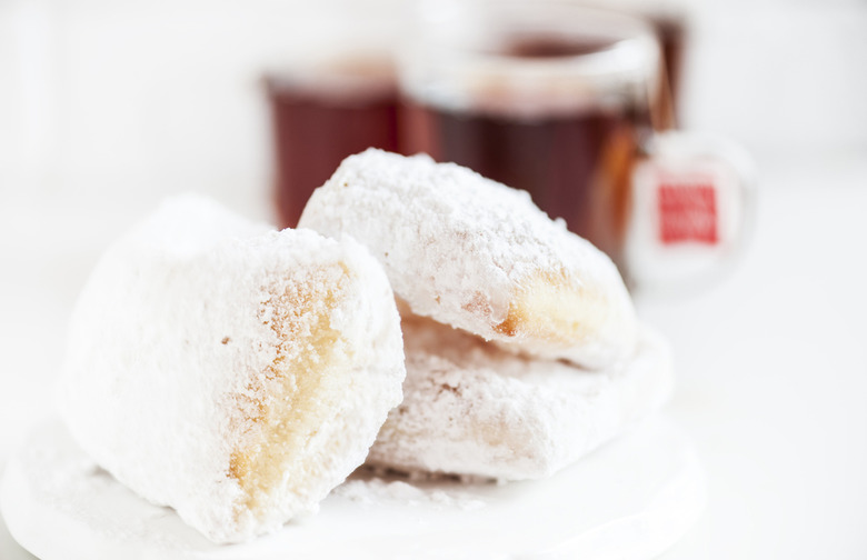 Warm Beignets With Powdered Sugar