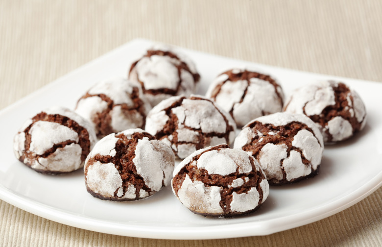 Chocolate Crinkle Cookies 