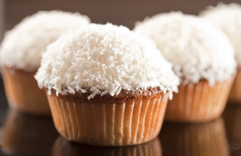 Coconut Snowball Cupcakes 