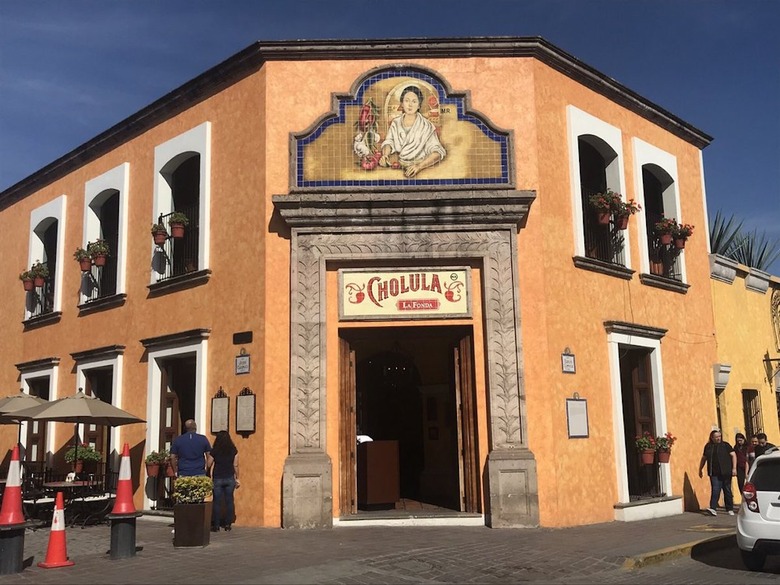 There's a Cholula-Themed Restaurant in Tequila