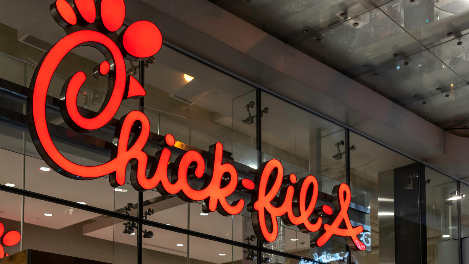 https://www.thedailymeal.com/img/gallery/11-things-you-might-want-to-reconsider-ordering-at-chick-fil-a/l-intro-1676664631.jpg