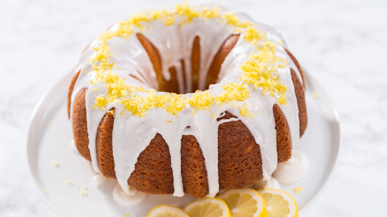 lemon glazed Bundt cake