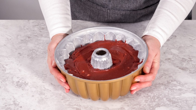 Bundt pan with batter