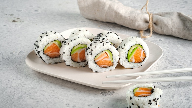 Salmon Avocado Sushi Roll