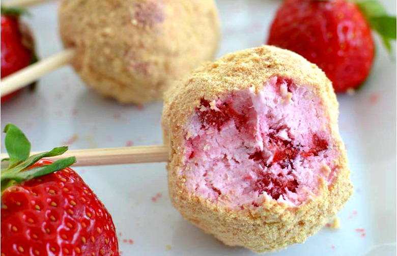 Strawberry Cheesecake Pops