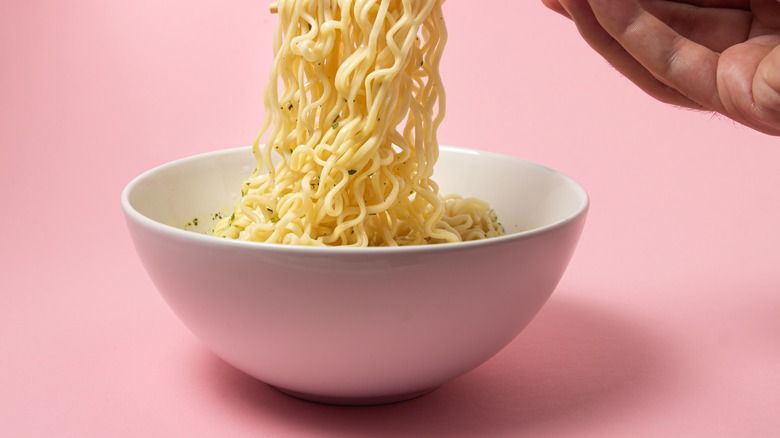 bowl of instant noodles 