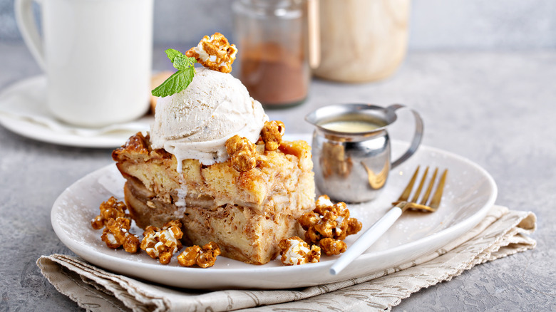 Bread pudding with ice cream