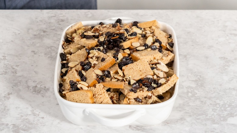 Pan with bread and dried fruits