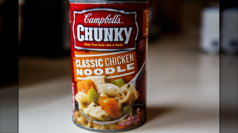 Campbell's Chunky classic chicken noodle