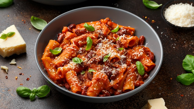 Pasta e fagioli in bowl