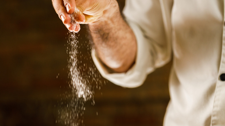 Adding salt to a salad