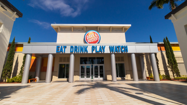 Dave & Buster's entrance