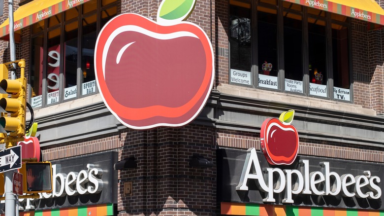 exterior of Applebee's Times Square