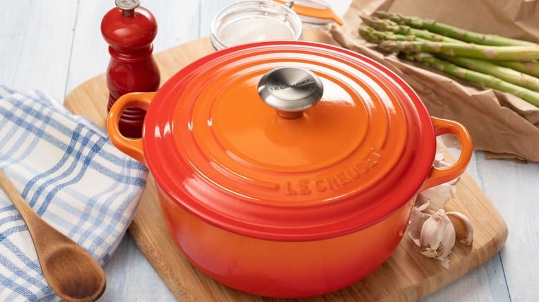 Red Dutch oven