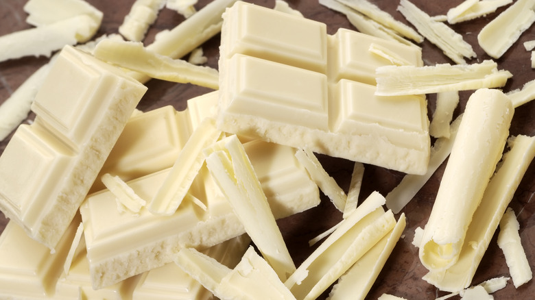 White chocolate shavings and pieces