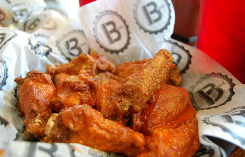 Honey Sriracha Chicken Wings