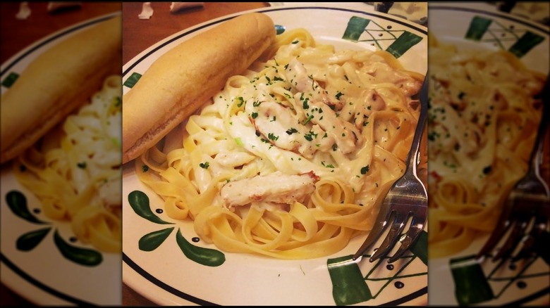 Olive Garden Chicken Fettuccine Alfredo