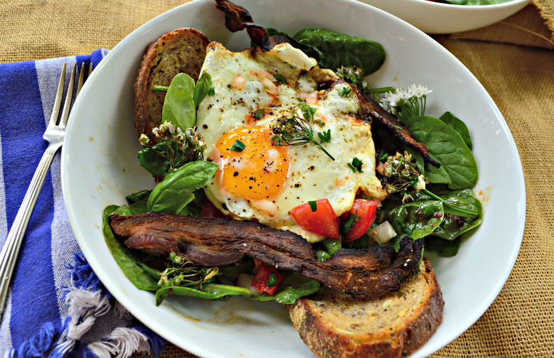 Salad with Fried Bacon