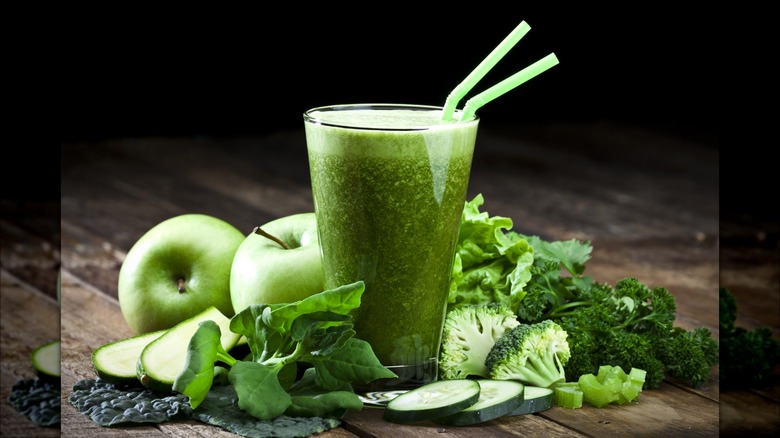 green smoothie with green foods