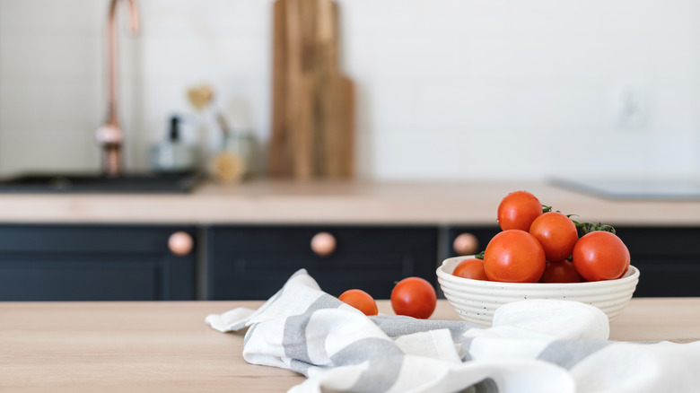 Tomatoes stored on countertop