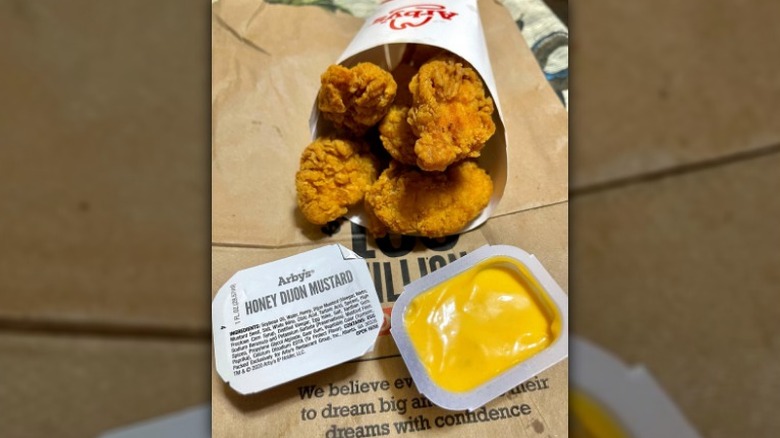 Arby's chicken nuggets with sauces