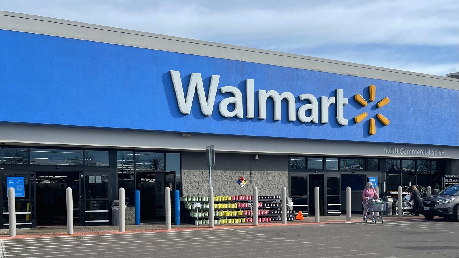 15 Great Value Foods You Should Absolutely Buy From Walmart 