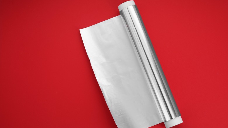 roll of aluminum foil