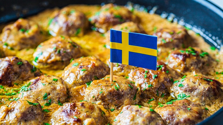 Swedish meatballs with Swedish flag