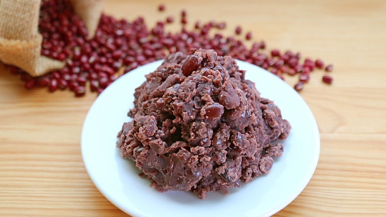 Red bean paste on plate