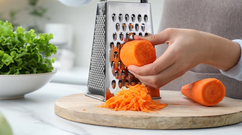 using box grater for carrots 