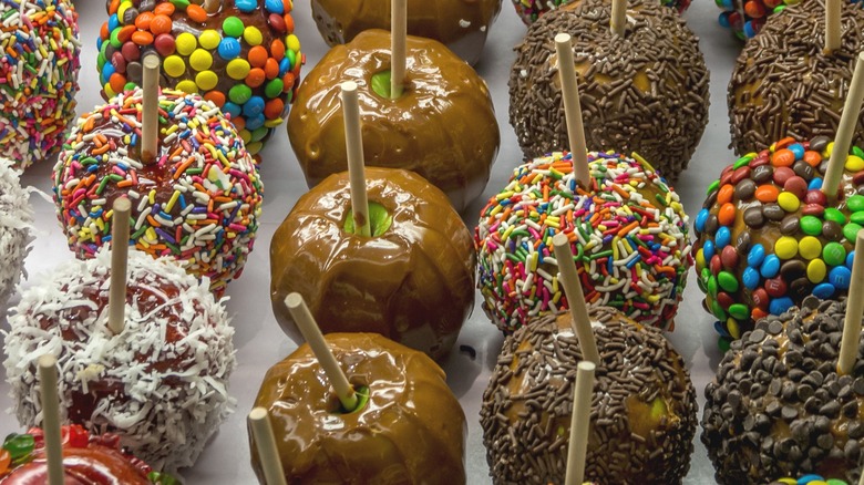 Various decorated caramel apples