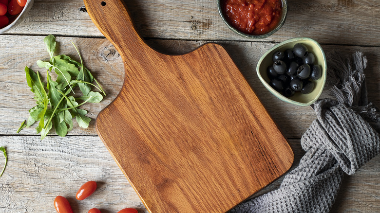 A clean cutting board