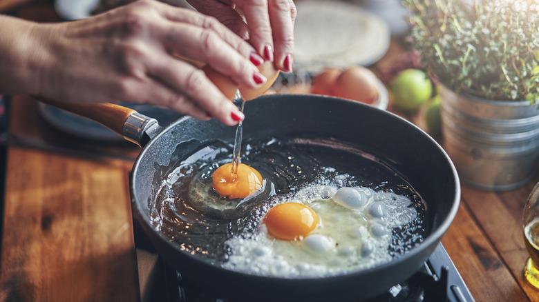 The Best Nonstick Safe Kitchen Utensils (How to Not Scratch Your