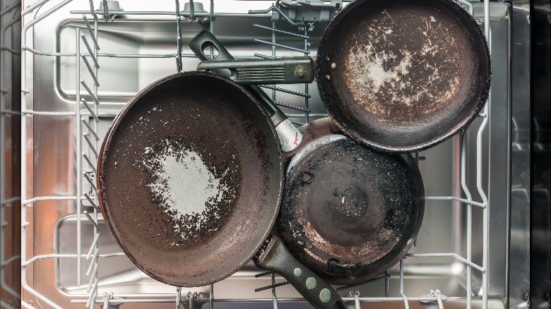 Nonstick pans in dishwasher