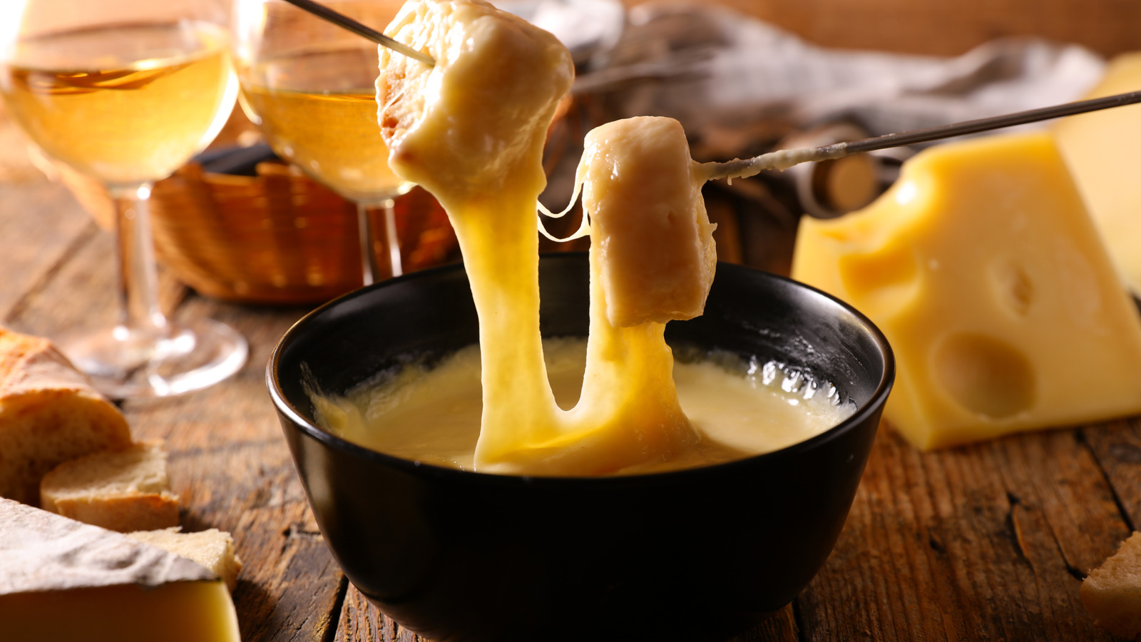 12 Mistakes You're Probably Making When Cooking With Cheese