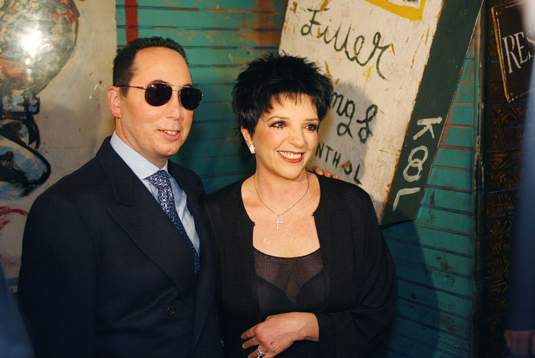 Liza Minnelli and David Gest's $40,000 Red Accent Wedding Cake