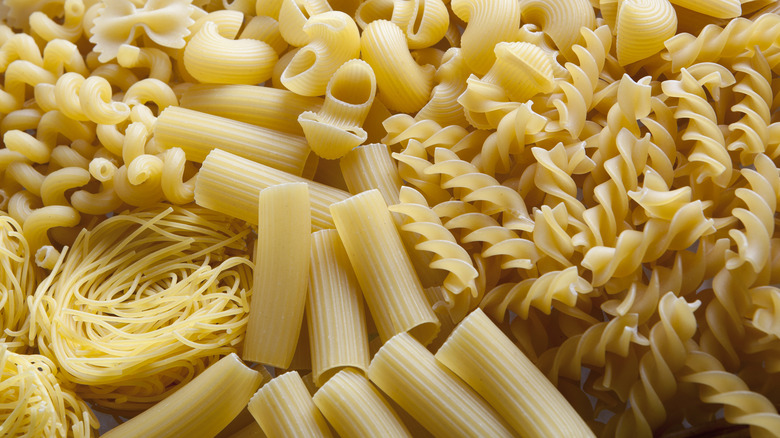 different pasta shapes in pile