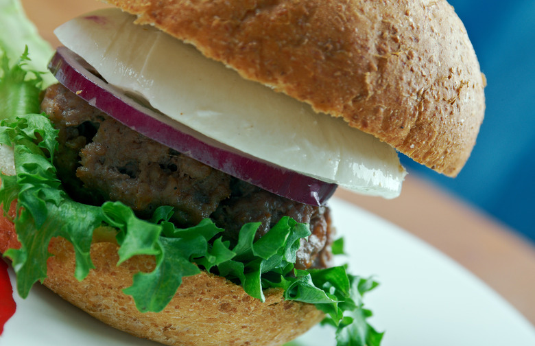 Mini Greek Turkey Burgers With Cucumber Sauce