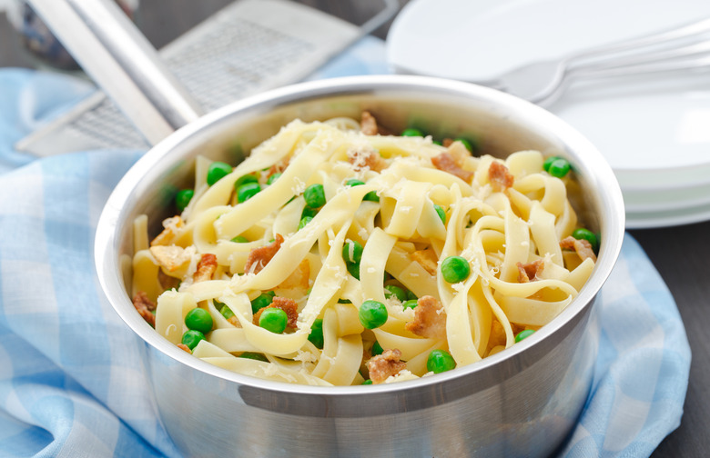 One Pot Creamy Ham and Pea Pasta