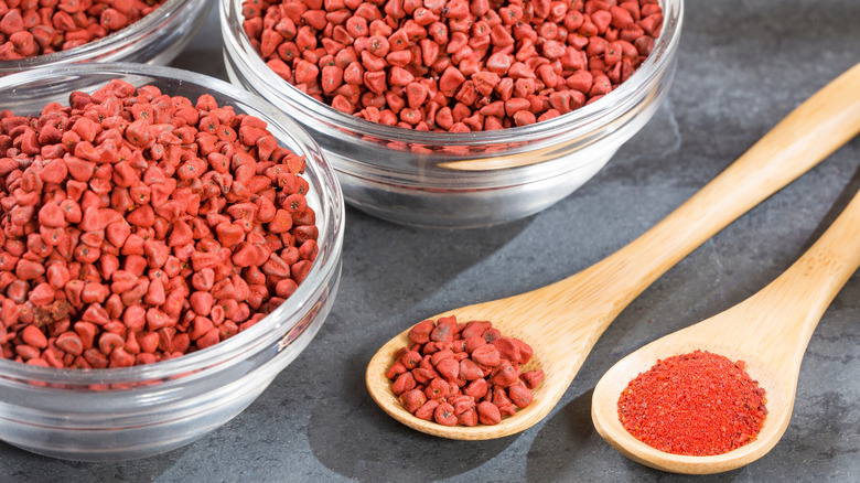 Annatto seeds and achiote powder