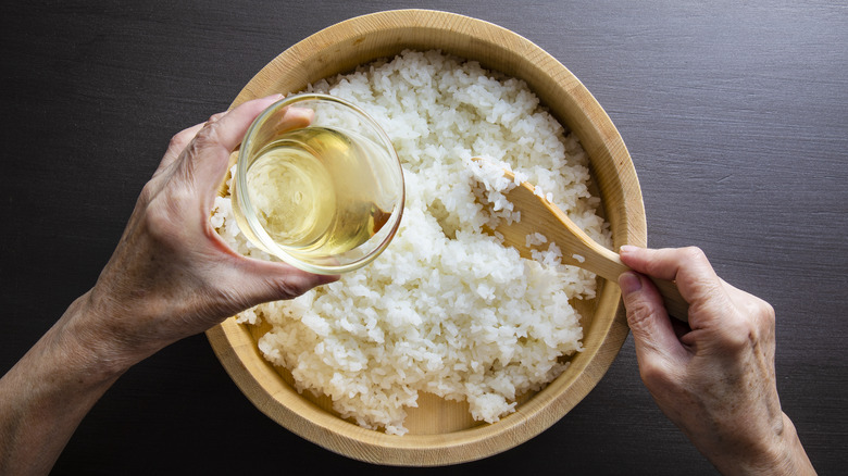 White rice with white vinegar