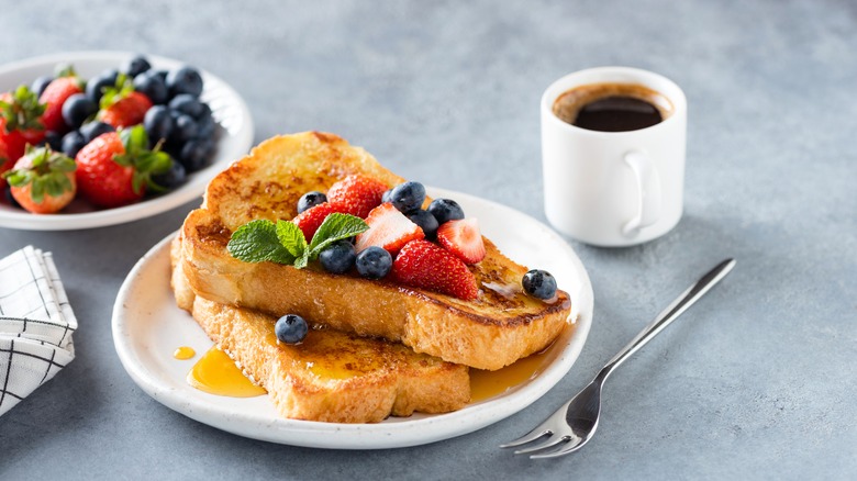 french toast with berries and coffee