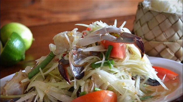 thai papaya salad with crab