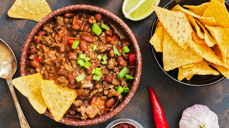 bowl of chili and chips