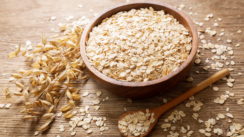 oats in wooden bowl